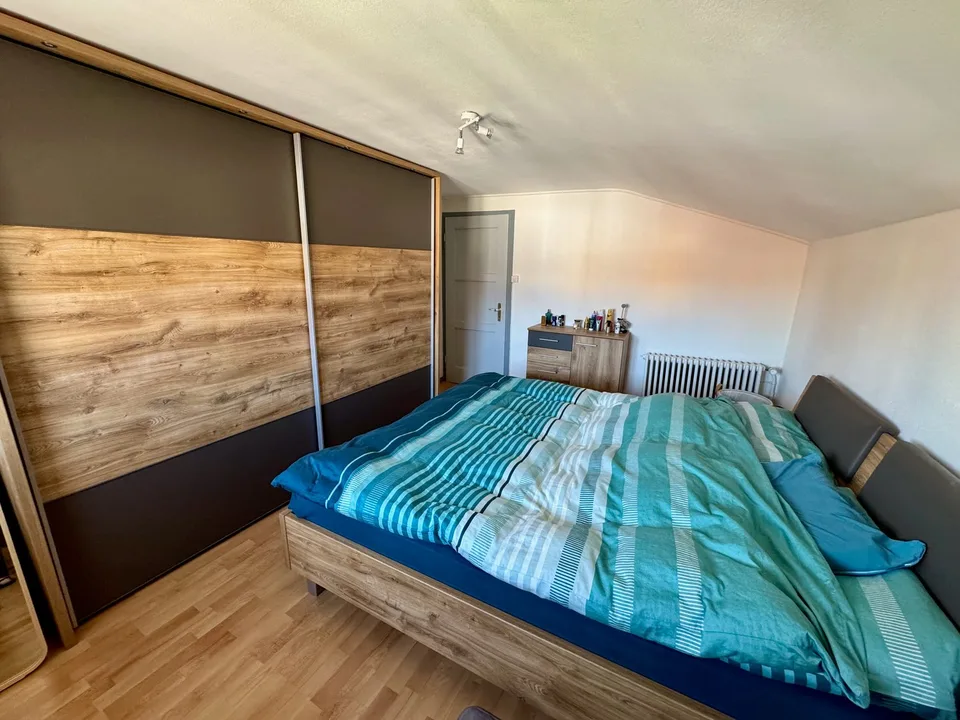 Sehr schönes 4-Zimmer-Duplex-Apartment im 1. Stock – Foto 12 von 16