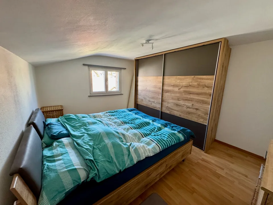 Sehr schönes 4-Zimmer-Duplex-Apartment im 1. Stock – Foto 11 von 16