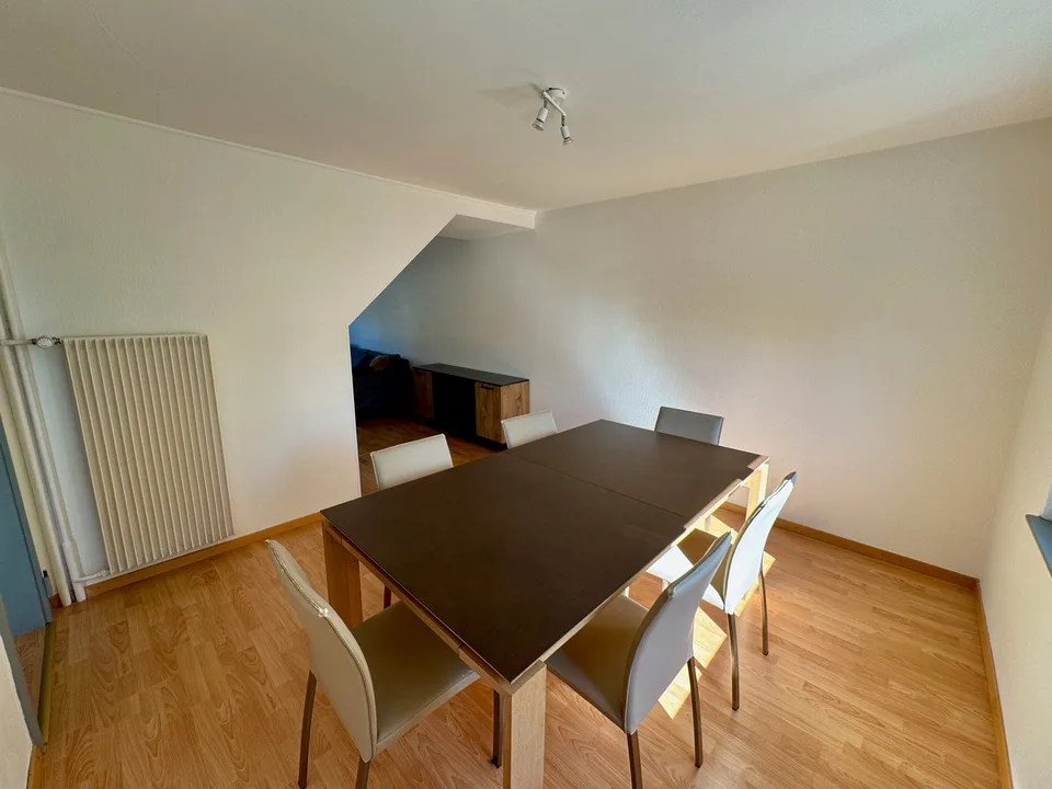 Sehr schönes 4-Zimmer-Duplex-Apartment im 1. Stock – Foto 6 von 16