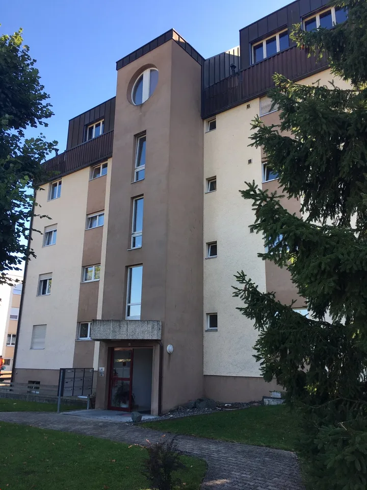 Schönes 4,5-Zimmer-Apartment im 1. Stock