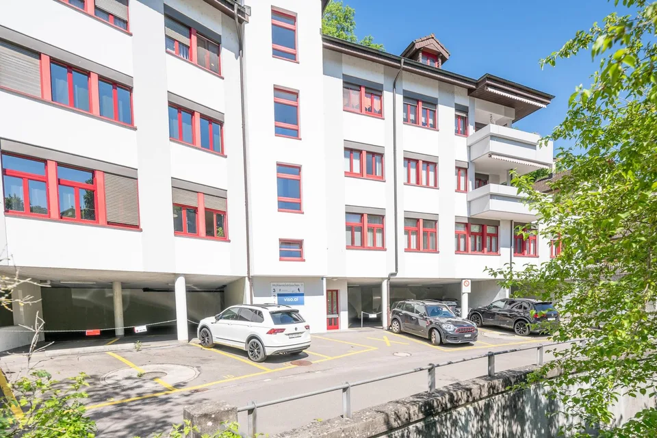 Moderne, lichtdurchflutete Gewerberäume an zentraler Lage zu vermieten