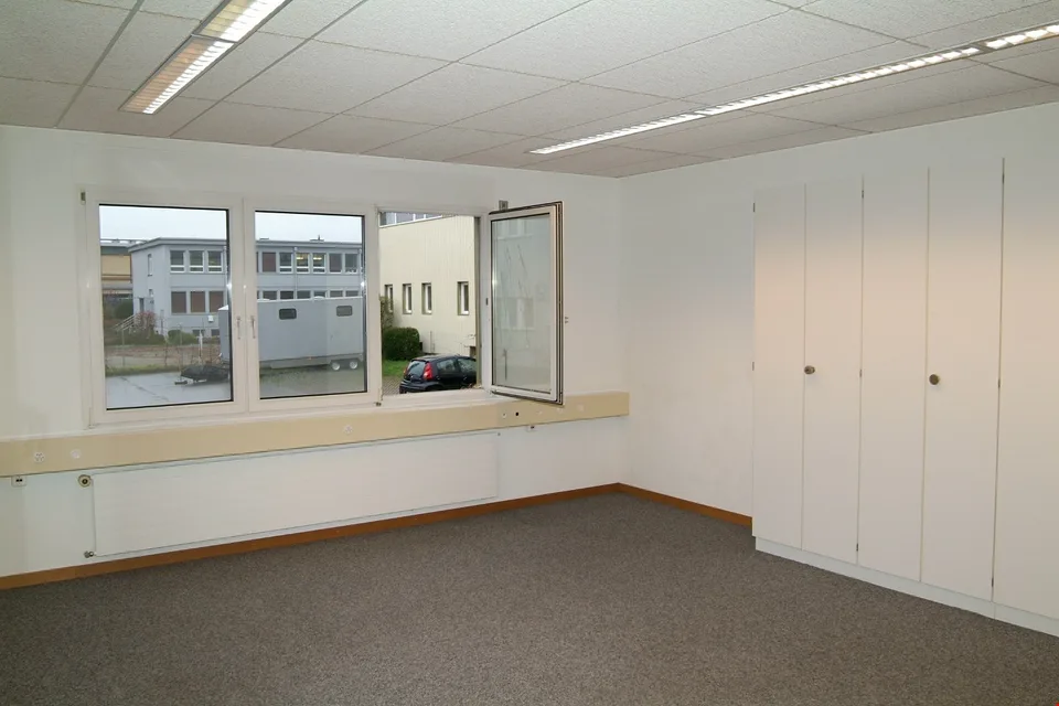 ufficio singolo luminoso 27 m2