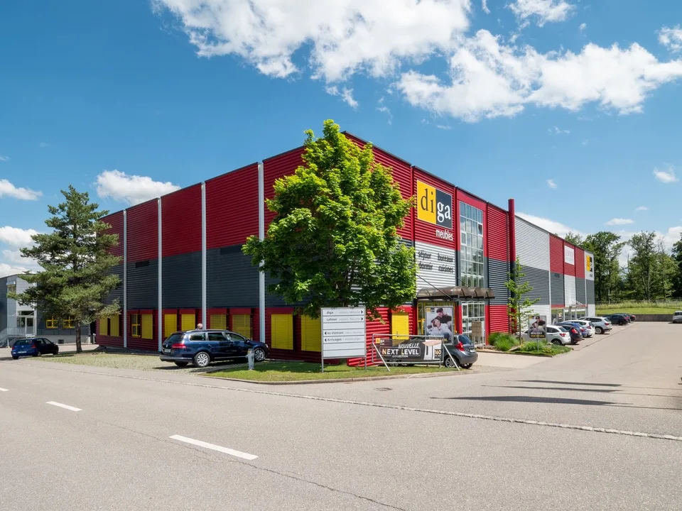 Surface commerciale ou administrative d'env. 195 m2