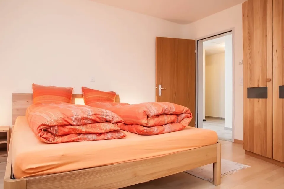 3½ ZI-WOHNUNG IN OBERRIEDEN (ZH), MÖBLIERT