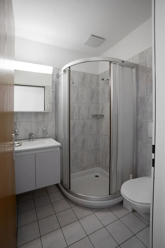 3½ ZI-WOHNUNG IN OBERRIEDEN (ZH), MÖBLIERT