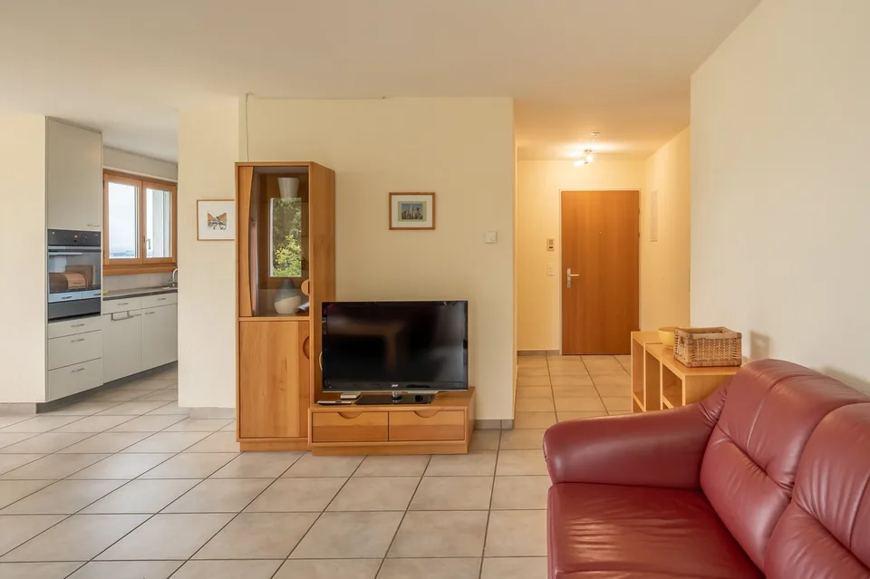 3½ ZI-WOHNUNG IN OBERRIEDEN (ZH), MÖBLIERT