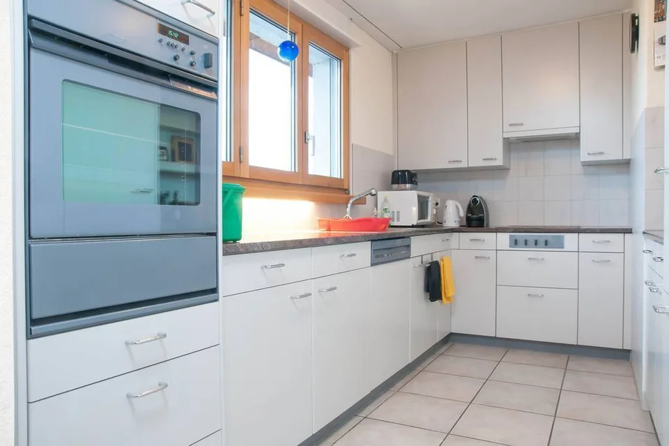 3½ ZI-WOHNUNG IN OBERRIEDEN (ZH), MÖBLIERT
