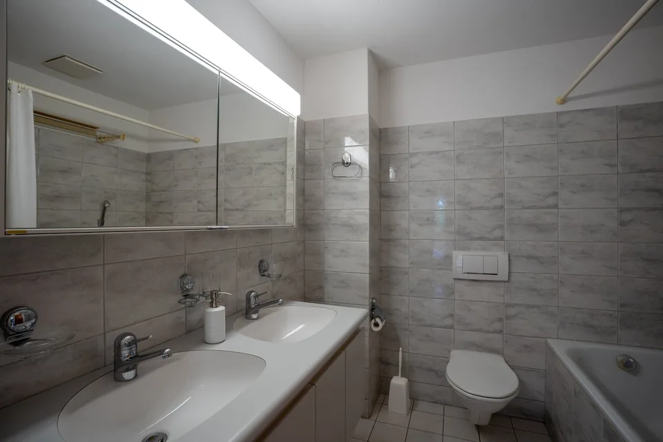 3½ ZI-WOHNUNG IN OBERRIEDEN (ZH), MÖBLIERT