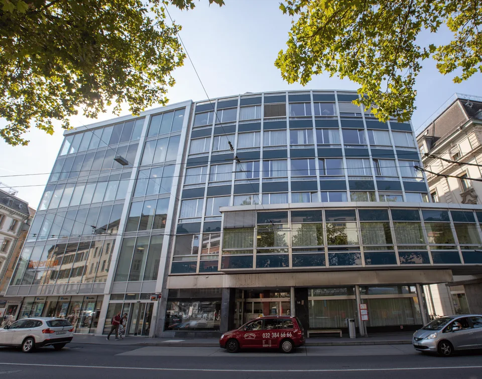 Luxuriöse möblierte 2.5-Zimmer-Wohnung mit Service im Zentrum von Biel – foto 15 di 16