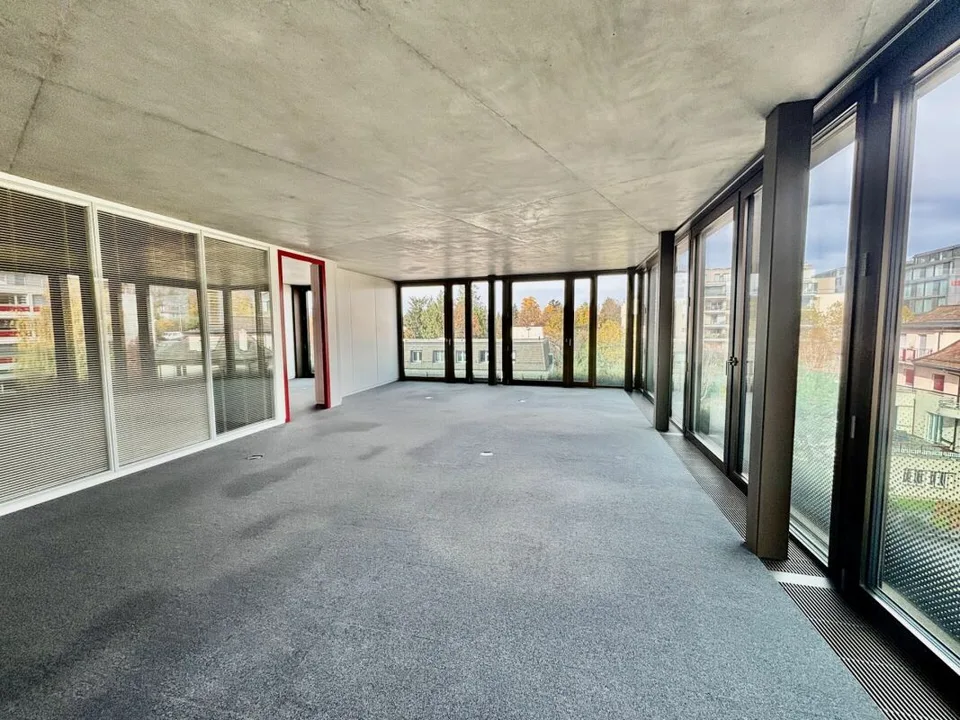 Dernière surface de 120 m², bureaux aménagées à louer immédiatement à Lausanne