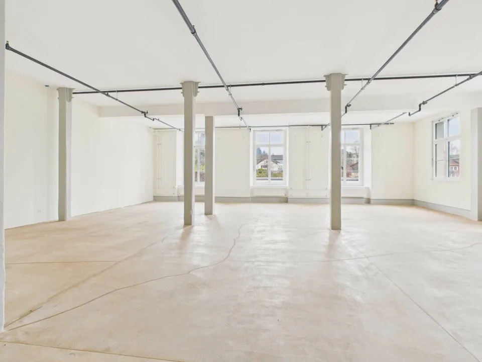 Flexible Gewerbeflächen in modernem Gewerbehaus mit exklusivem Rohausbau
