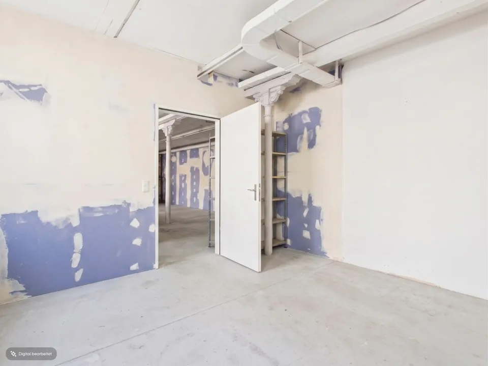 Spazio commerciale con rampa e potenziale di utilizzo polivalente