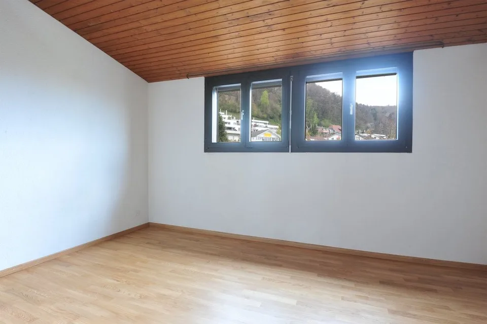 Gemütliche Dachwohnung in Würenlos