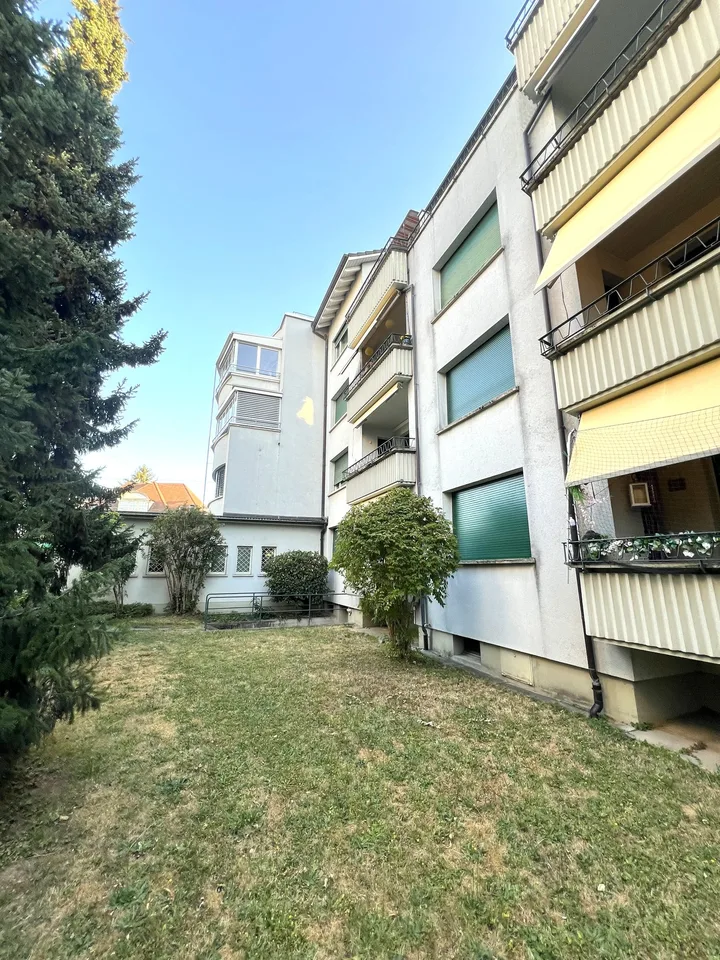 Ampio appartamento di 3,5 locali con balcone e vista splendida ad Allschwil