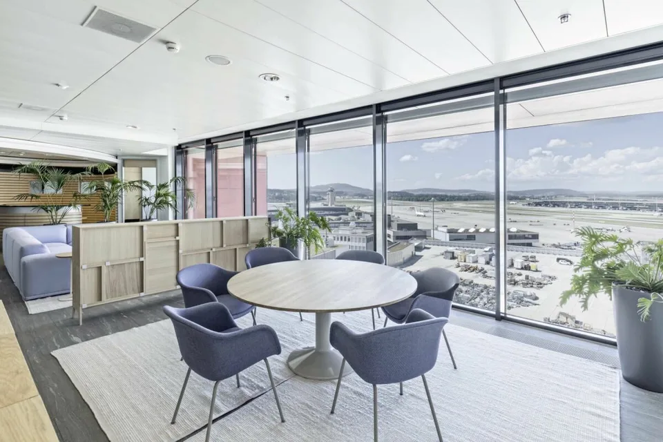 Prime Center 3 - Spazio ufficio con vista sul traffico aereo