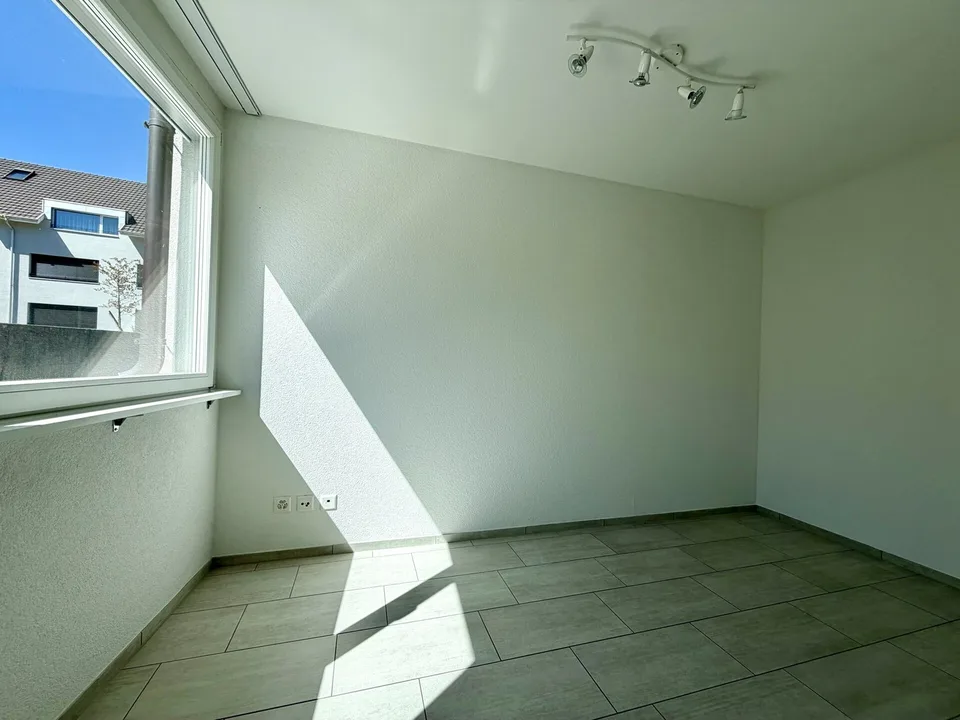 Im Dorfzentrum, ruhig, modern und Altersgerecht – Foto 6 von 7