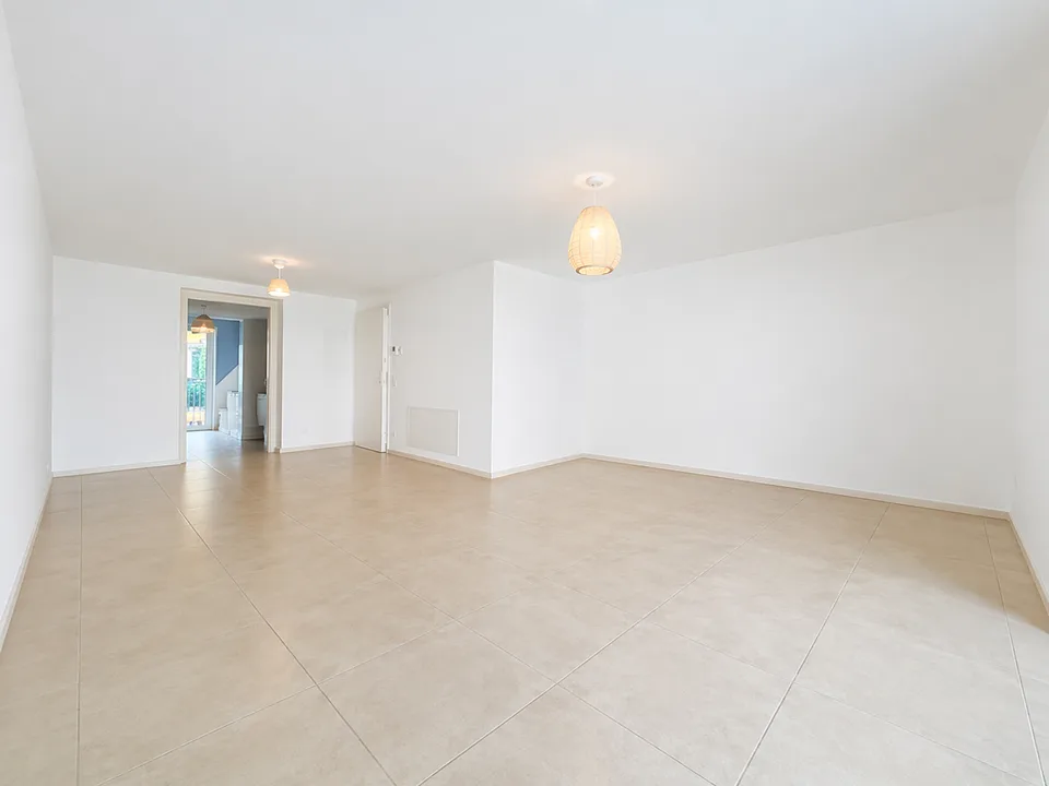 Modernes Apartment 4.5 Zimmer halbmöbliert in Novazzano