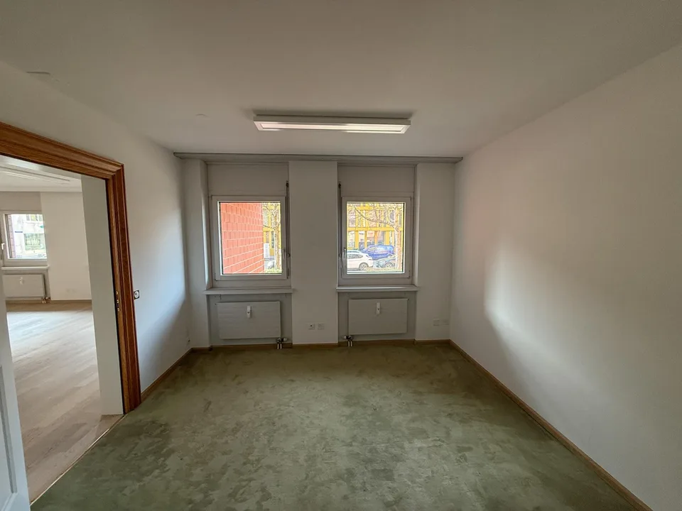 Objet commercial lumineux / salle de pratique au centre-ville (Claragraben) – photo 9 sur 13