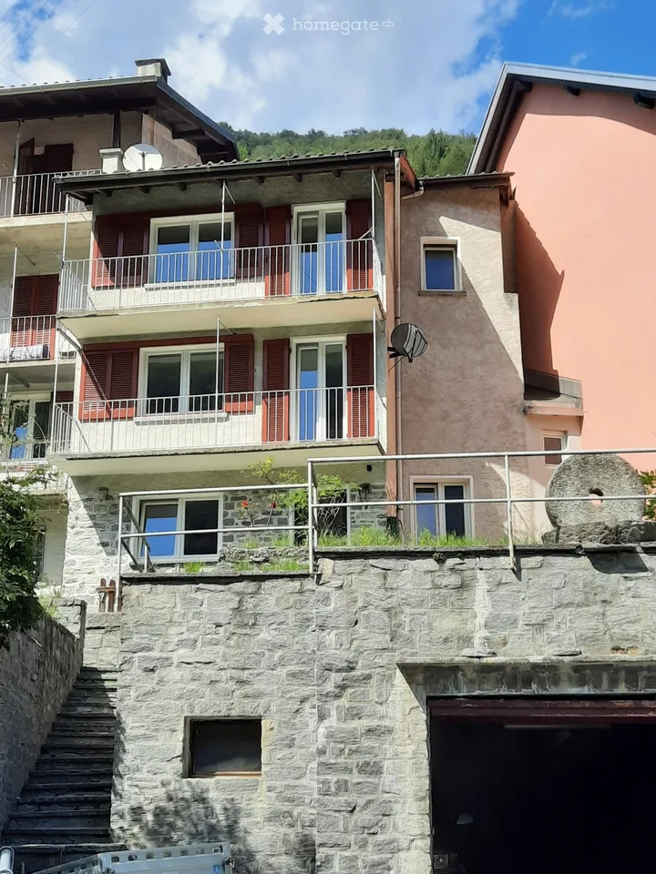 Affitasi casa unifamiliare
