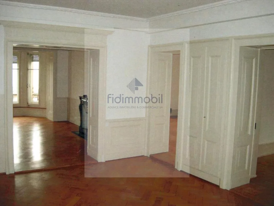 In einem Herrenhaus aus dem Beginn des 20. Jahrhunderts, schöne Wohnung mit Charme. – Foto 7 von 9