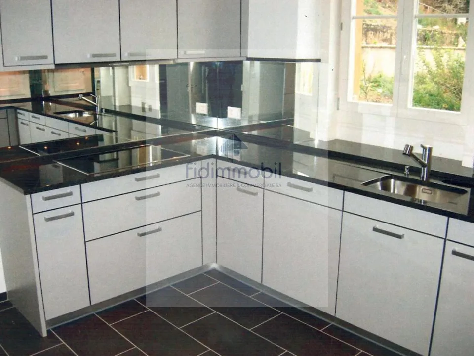 In einem Herrenhaus aus dem Beginn des 20. Jahrhunderts, schöne Wohnung mit Charme. – Foto 8 von 9