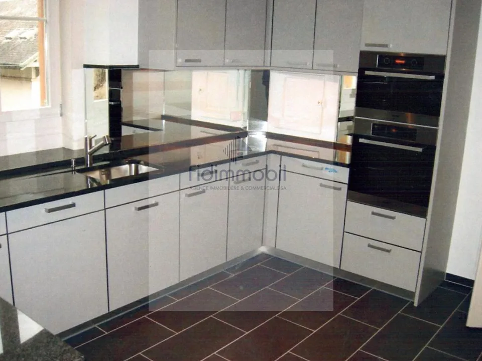 In einem Herrenhaus aus dem Beginn des 20. Jahrhunderts, schöne Wohnung mit Charme. – Foto 9 von 9