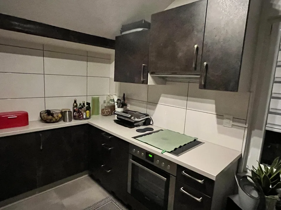 Zu vermieten hübsche Wohnung in einem kleinen Gebäude
