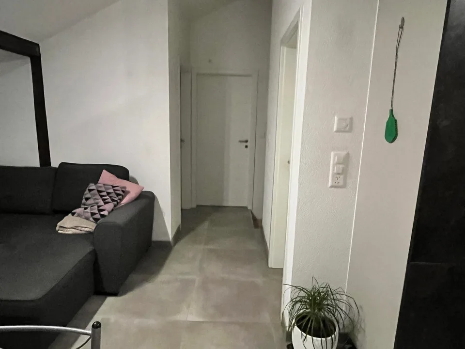 Zu vermieten schönes Apartment in einem kleinen Gebäude