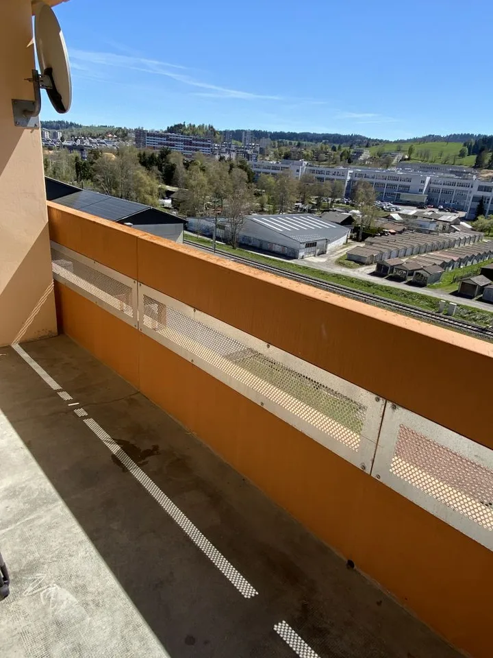 Appartamento luminoso di 3 locali con balcone al 6° piano – La Chaux-de-Fonds – foto 7 di 7