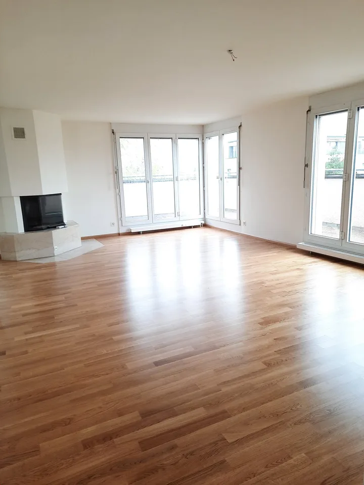 4.5 Zimmer Attika-Wohnung mit 112 m2 - an bester Lage in Binningen