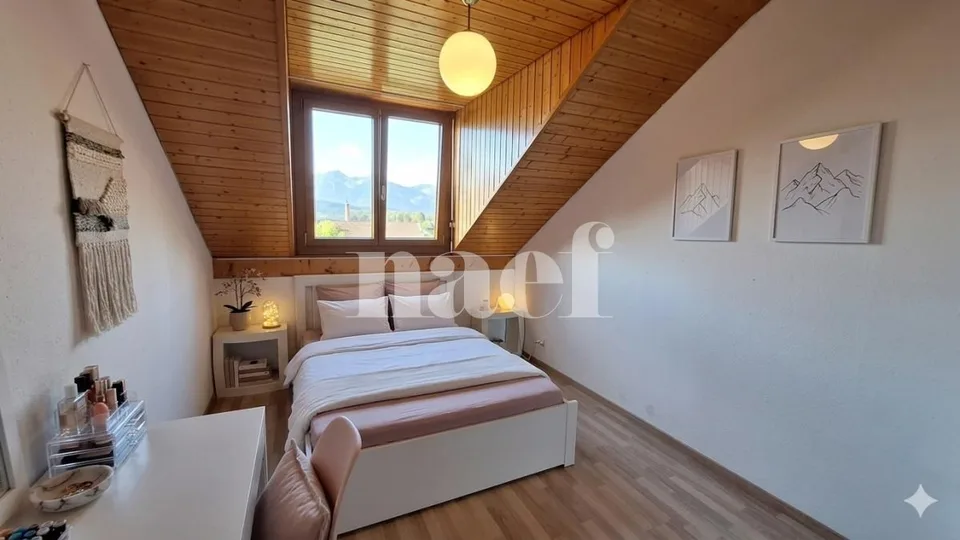 Bella villa a schiera con 5 locali, terrazza e grande giardino recintato