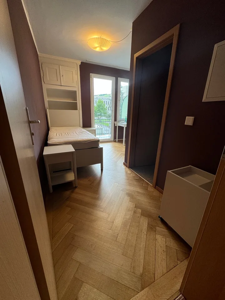 Frisch saniertes und neu möbliertes Studio zu vermieten