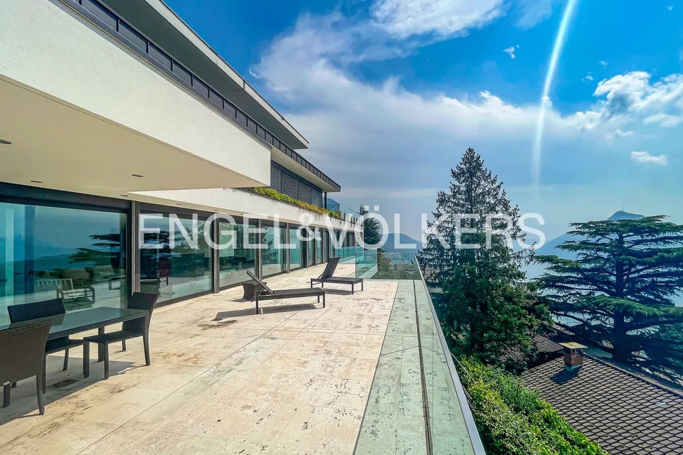 Duplex da sogno - dove lo stile contemporaneo incontra una vista lago