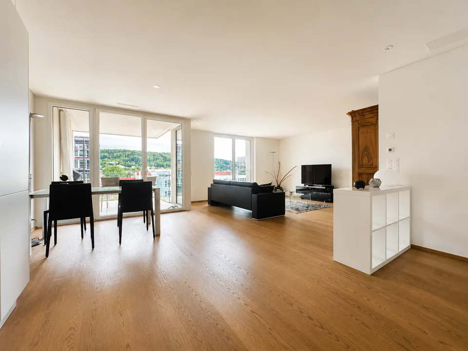 Moderne 3-Zimmer-Wohnung mit Balkon im 5. OG in Schlieren