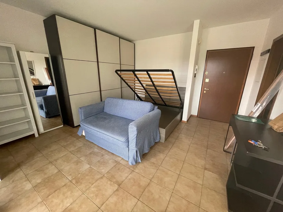 COLDRIERIO - GROßES 1.5 ZIMMER WOHNUNG MIT MOBELN UND TERRASSE