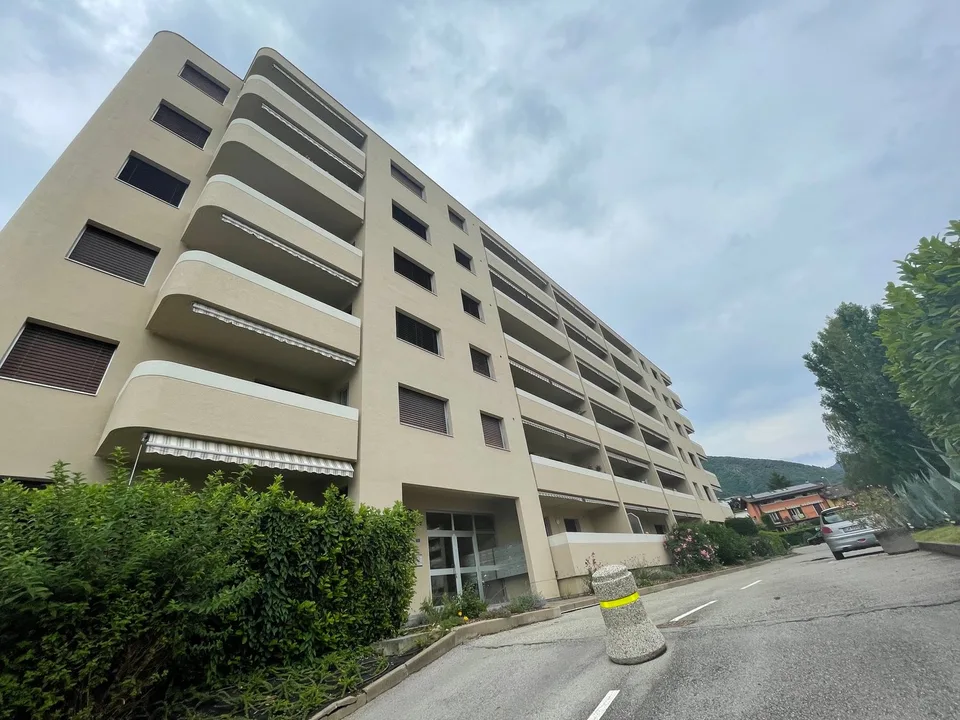 COLDRERIO - AMPIO 1.5 LOCALI ARREDATO CON TERRAZZA – foto 10 di 13