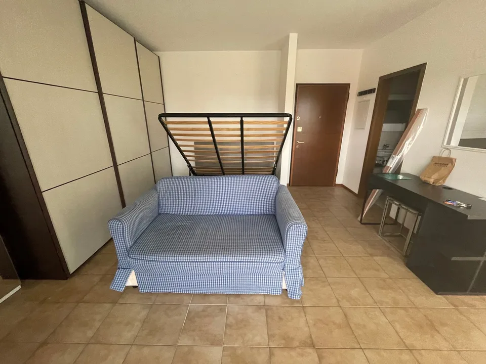 COLDRIERIO - GROßES 1.5 ZIMMER WOHNUNG MIT MOBELN UND TERRASSE