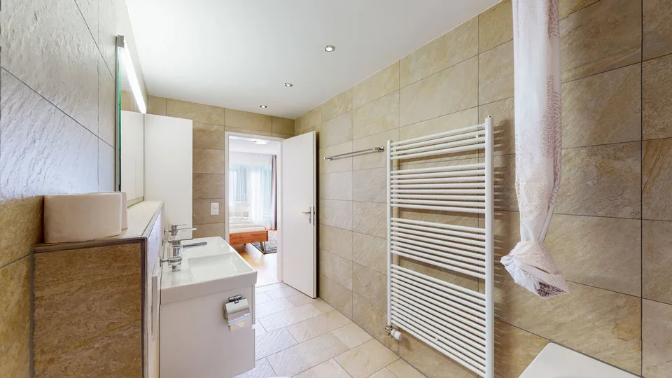 Appartement élégant de 4 pièces meublé avec cheminée et 3 balcons à Zürich Seefeld – photo 28 sur 30