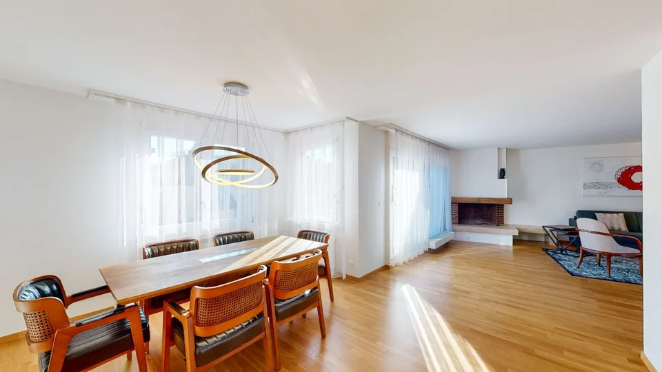 Appartement élégant de 4 pièces avec cheminée et 3 balcons à Zürich Seefeld