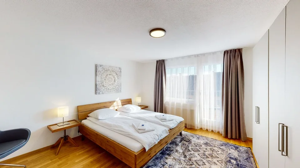 Appartement élégant de 4 pièces meublé avec cheminée et 3 balcons à Zürich Seefeld – photo 26 sur 30
