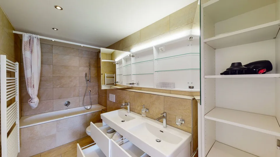 Appartement élégant de 4 pièces meublé avec cheminée et 3 balcons à Zürich Seefeld – photo 13 sur 30