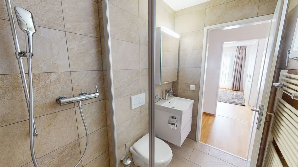 Appartement élégant de 4 pièces meublé avec cheminée et 3 balcons à Zürich Seefeld – photo 25 sur 30