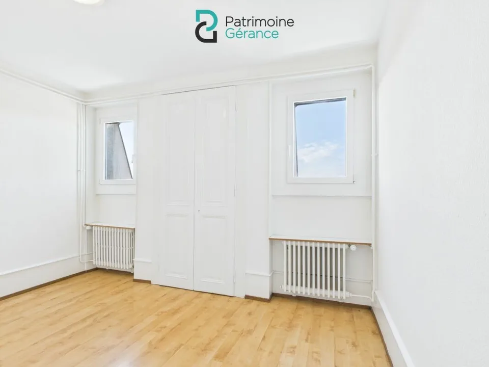 Two-room apartment on the 4th floor