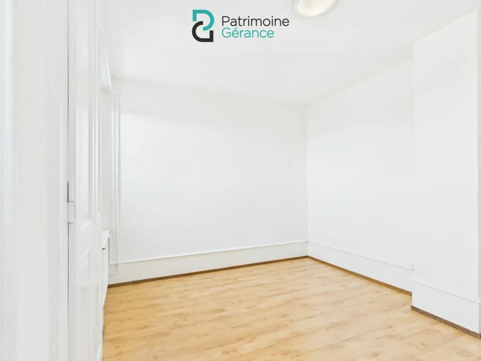 Two-room apartment on the 4th floor
