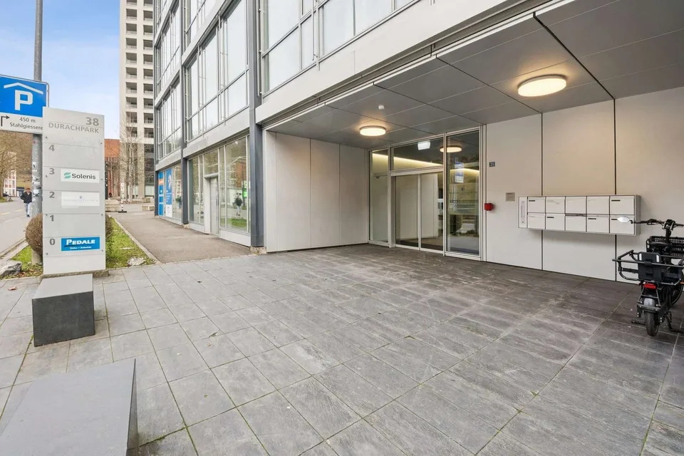 Espace commercial attractif dans un emplacement animé – photo 10 sur 13