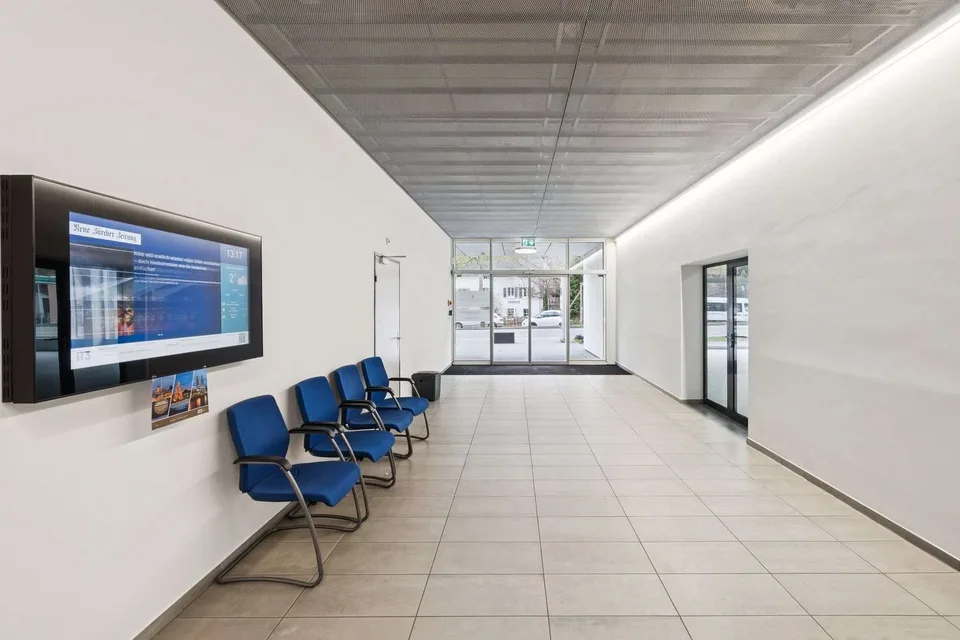 Espace commercial attractif dans un emplacement animé – photo 11 sur 13