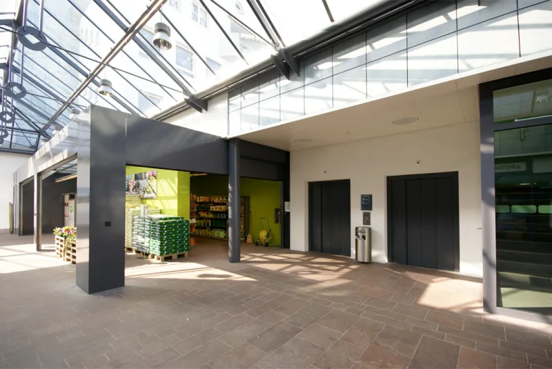 Spazio di ufficio/studio/commerciale attraente di 127 m2 in posizione centrale