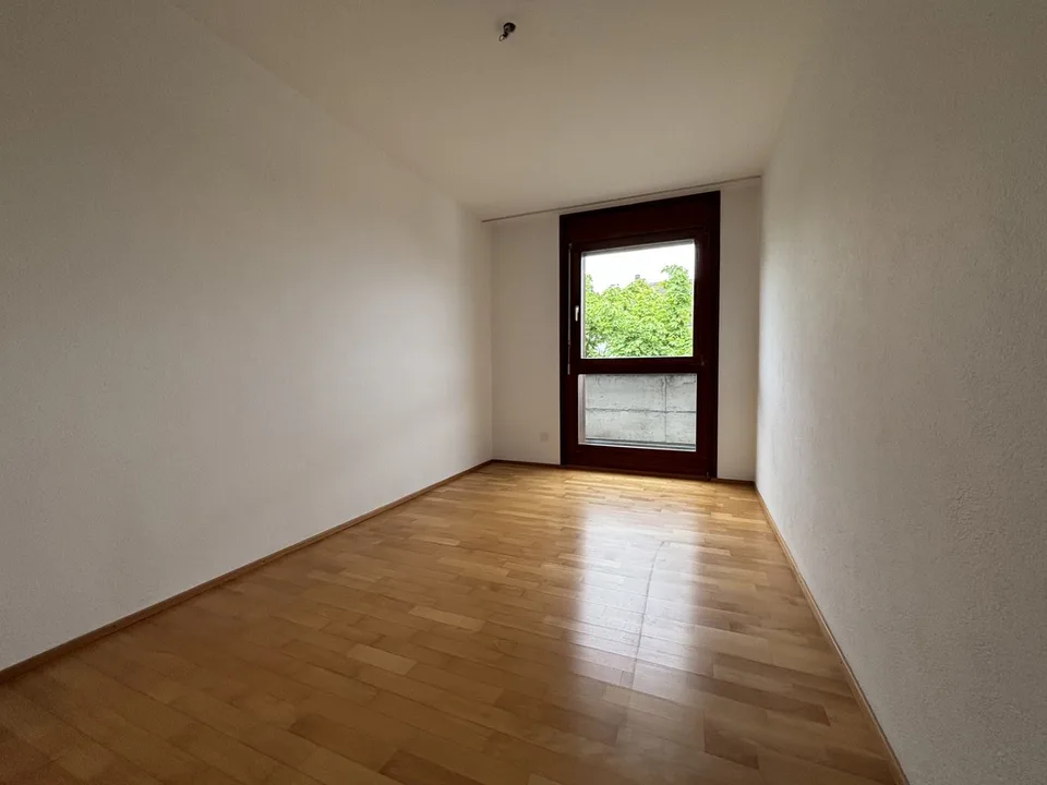 Appartamento di 4.5 locali con balcone e vista panoramica a Biel – foto 11 di 12
