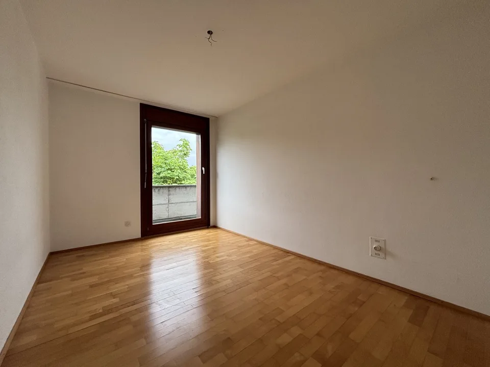 Appartamento di 4.5 locali con balcone e vista panoramica a Biel – foto 9 di 12