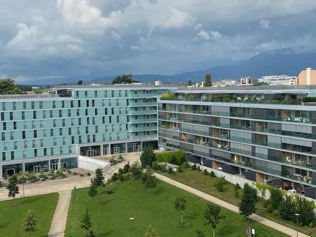 APPARTEMENT 1.5 PIECES (37.5 M2 + GRANDE VERANDA ISOLEE DE 17 M2)